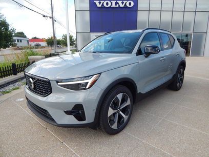 New 2026 Volvo XC40 B5 Plus w/ Protection Package Premier