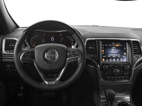 Used 2017 Jeep Grand Cherokee Overland w/ Jeep Active Safety Group AWD/4WD image 10