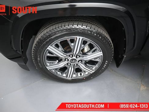 Used 2024 Toyota Sequoia Capstone AWD/4WD image 44