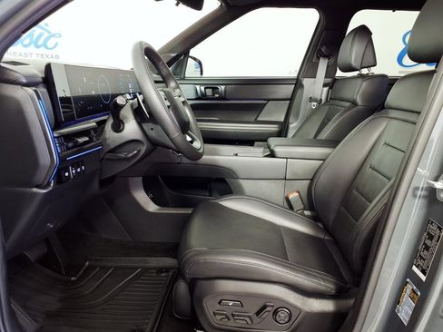 Used 2024 Hyundai Santa Fe Calligraphy image 7