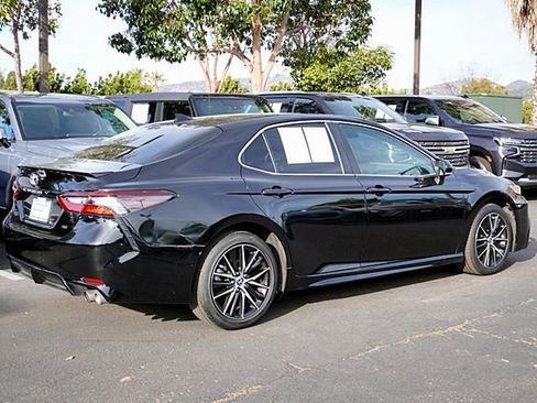 Used 2023 Toyota Camry SE image 8