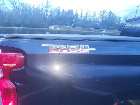 Used 2023 Chevrolet Silverado 1500 Custom Trail Boss w/ LPO, Dark Essentials Package image 6