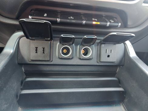Used 2018 Chevrolet Silverado 1500 LT w/ Midnight Edition AWD/4WD image 12
