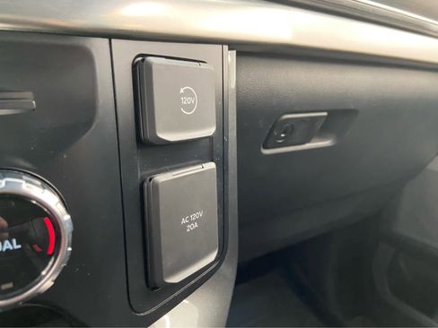 Used 2023 Ford F150 Lariat w/ Equipment Group 502A High image 33