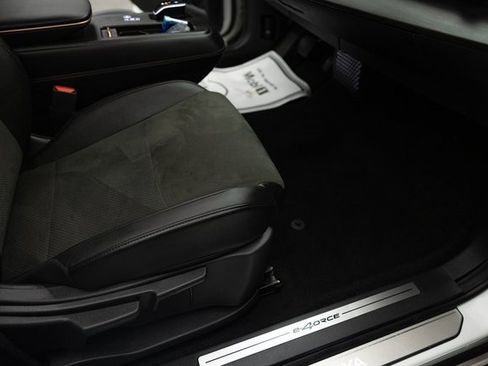 Used 2023 Nissan Ariya AWD image 11