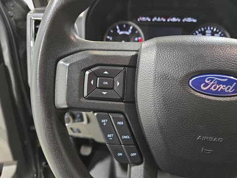 Used 2018 Ford F250 XLT w/ XLT Premium Package AWD/4WD image 13