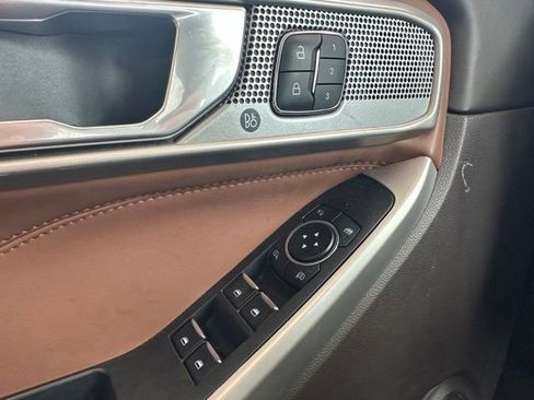Used 2023 Ford Explorer King Ranch RWD image 23