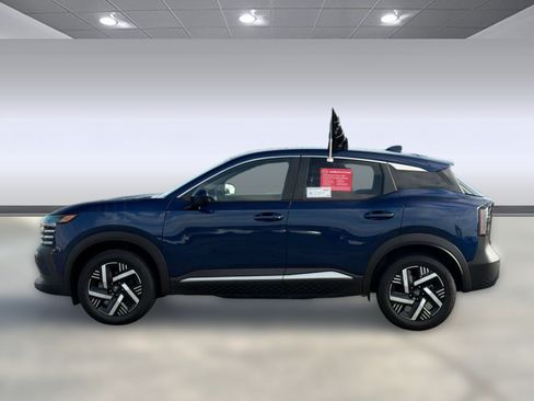 Certified 2025 Nissan Kicks SV FWD image 3