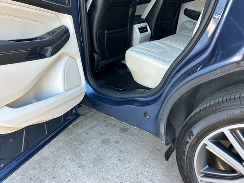 Used 2019 Ford Edge Titanium w/ Cold Weather Package AWD/4WD image 12