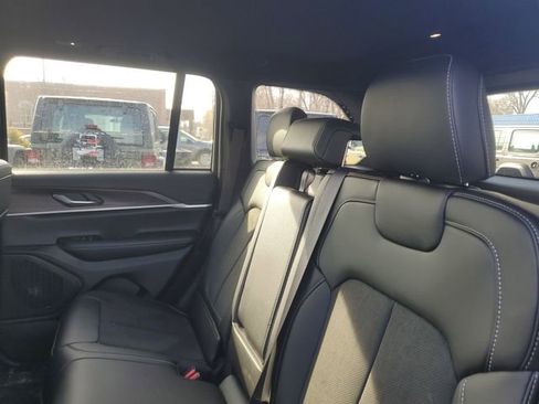 New 2026 Jeep Grand Cherokee Altitude AWD/4WD image 15