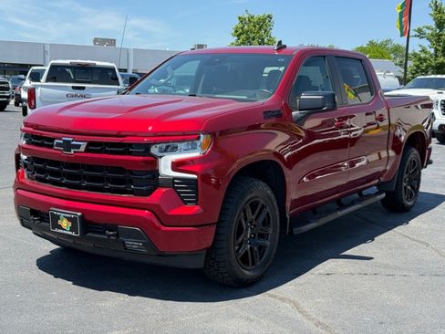 Used 2023 Chevrolet Silverado 1500 RST w/ Z71 Off-Road Package AWD/4WD image 4