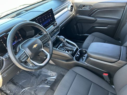 Used 2023 Chevrolet Colorado LT w/ LT Convenience Package II image 17