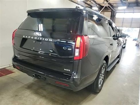 Used 2025 Ford Expedition Max Active image 3