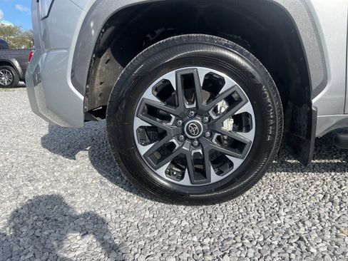 Used 2024 Toyota Tundra Limited w/ Power Package image 7