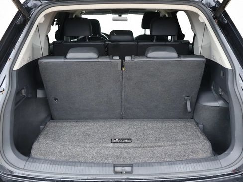 Used 2019 Volkswagen Tiguan SE image 9