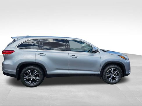 Used 2019 Toyota Highlander Plus image 14