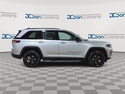 New 2026 Jeep Grand Cherokee Limited w/ Limited Altitude Package AWD/4WD image 2