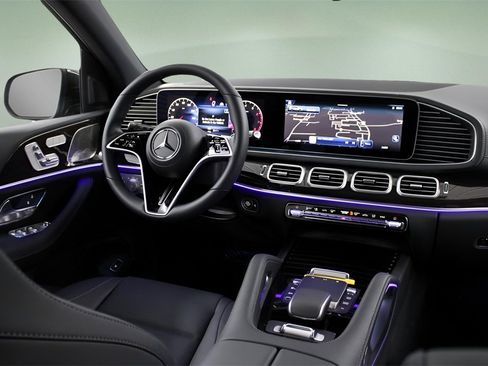 Used 2025 Mercedes-Benz GLS 450 4MATIC image 19