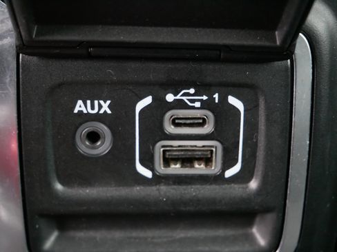 Used 2023 Jeep Gladiator Overland image 30