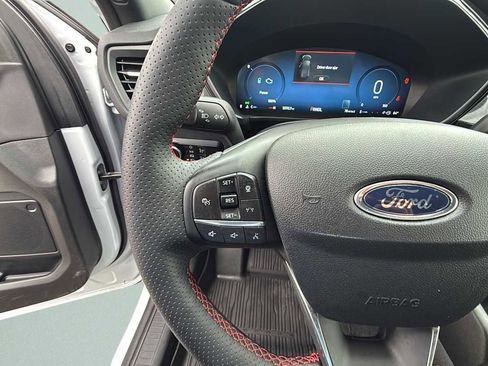 Used 2025 Ford Escape ST-Line Elite w/ Class II Trailer Tow Package image 28