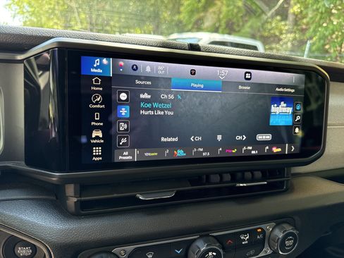 Used 2025 Jeep Wrangler Unlimited Sport AWD/4WD image 27