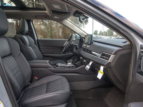 New 2026 Mitsubishi Outlander SEL FWD image 23