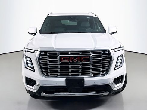 Used 2025 GMC Yukon Denali AWD/4WD image 2
