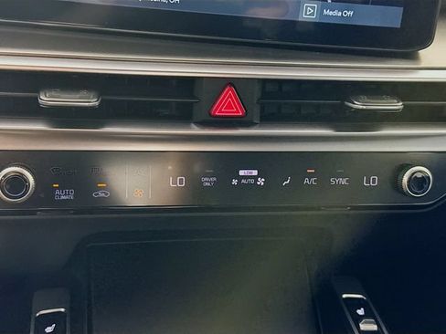 Used 2025 Kia Sorento EX w/ EX Panoramic Sunroof Package AWD/4WD image 18
