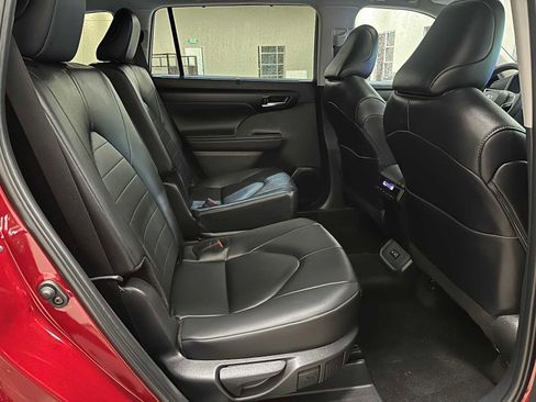 Certified 2025 Toyota Highlander XLE AWD/4WD image 26