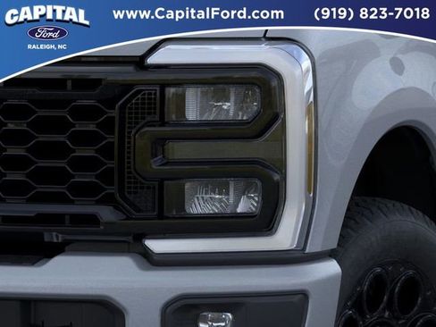New 2026 Ford F250 Lariat w/ Black Appearance Package image 18
