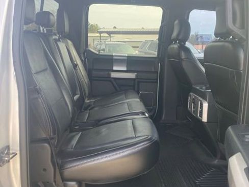 Used 2015 Ford F150 Lariat image 11