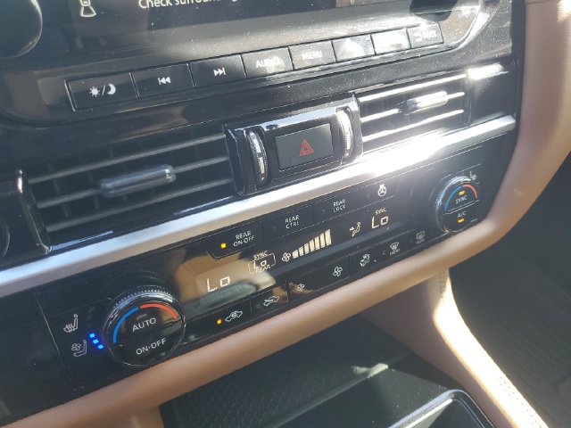 Used 2024 Nissan Pathfinder Platinum AWD/4WD image 21