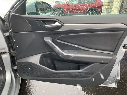 Used 2020 Volkswagen Jetta S image 19