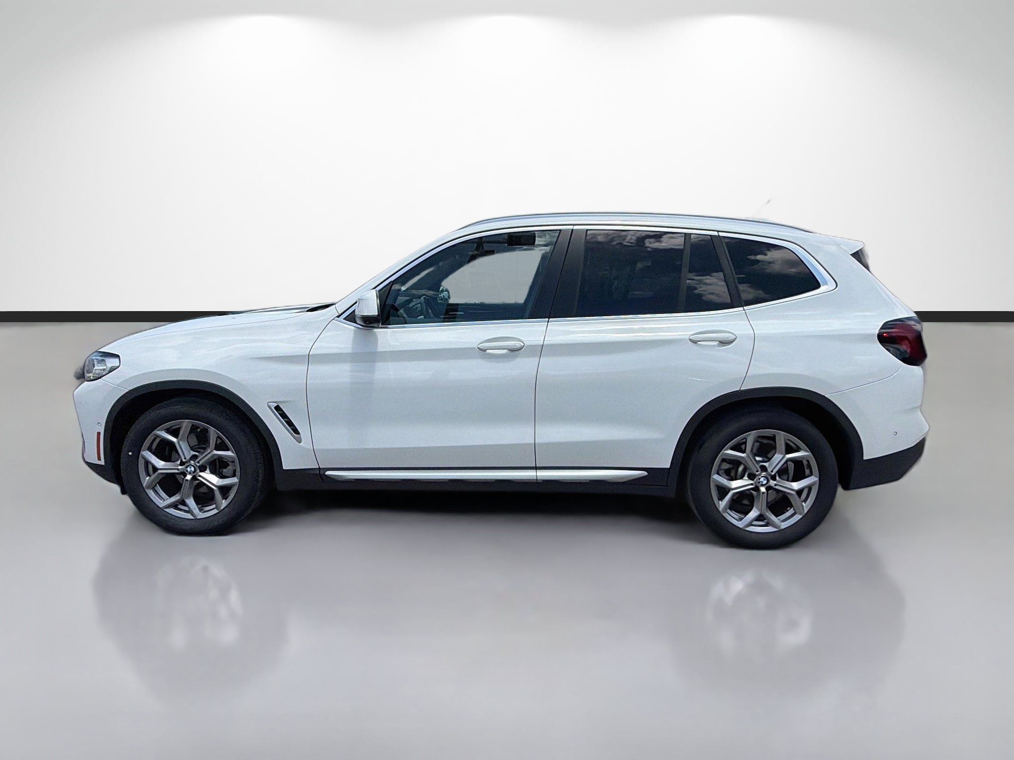Used 2023 BMW X3 sDrive30i w/ Convenience Package RWD image 6