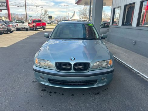 Used 2002 BMW 330xi 330xi AWD Sedan 4D image 5
