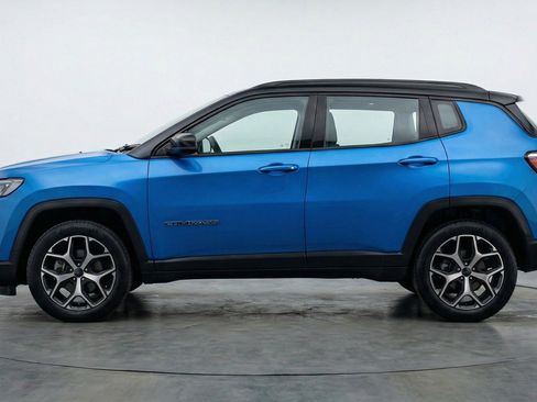 Used 2025 Jeep Compass Limited image 5