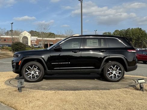 New 2025 Jeep Grand Cherokee Limited image 4