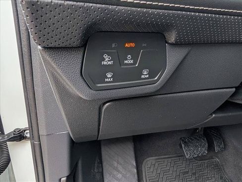 Certified 2024 Volkswagen Atlas SEL AWD/4WD image 35