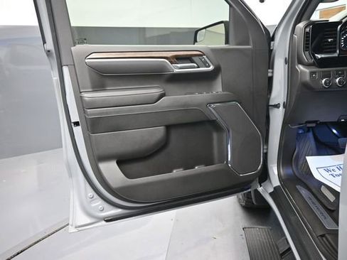 Used 2024 GMC Sierra 1500 Elevation RWD image 9