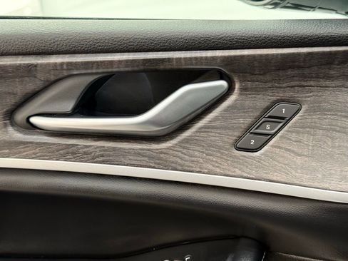 Used 2024 Jeep Grand Cherokee L Limited w/ Luxury Tech Group II image 33