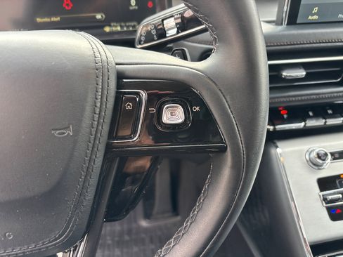 Certified 2023 Lincoln Aviator AWD w/ Premium Package image 18