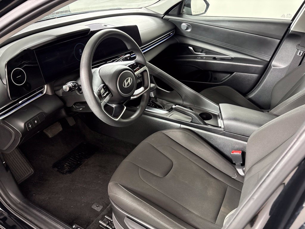 Used 2024 Hyundai Elantra SEL FWD image 28