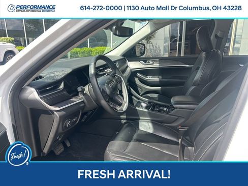 Used 2023 Jeep Grand Cherokee Limited AWD/4WD image 12