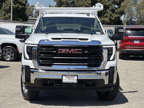 New 2026 GMC Sierra 2500 Pro w/ Convenience Package AWD/4WD image 2