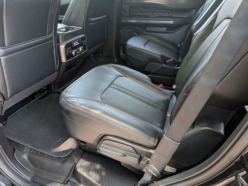 Used 2019 Ford Expedition Platinum AWD/4WD image 34