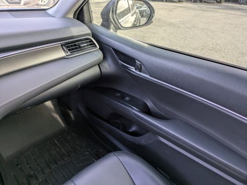 Used 2019 Toyota Camry LE image 17