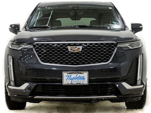 Used 2022 Cadillac XT6 Premium Luxury w/ Technology Package image 2