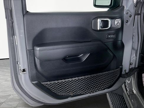 Used 2021 Jeep Wrangler Unlimited Sahara image 21