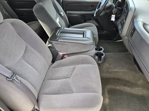 Used 2007 Chevrolet Silverado 1500 LT w/ Crew Cab Value Package image 14