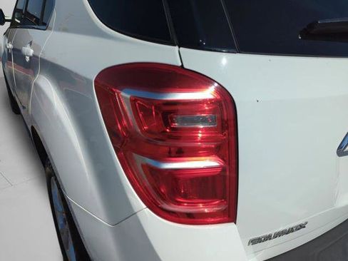 Used 2017 Chevrolet Equinox LT w/ Convenience Package image 18